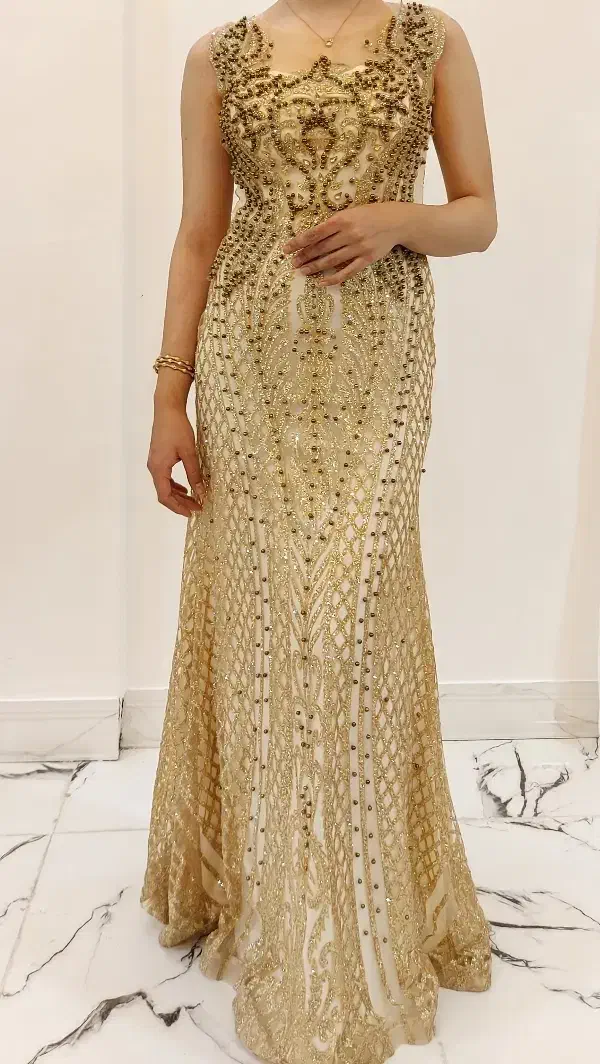 لباس مجلسی|لباس|الشتر, |دیوار