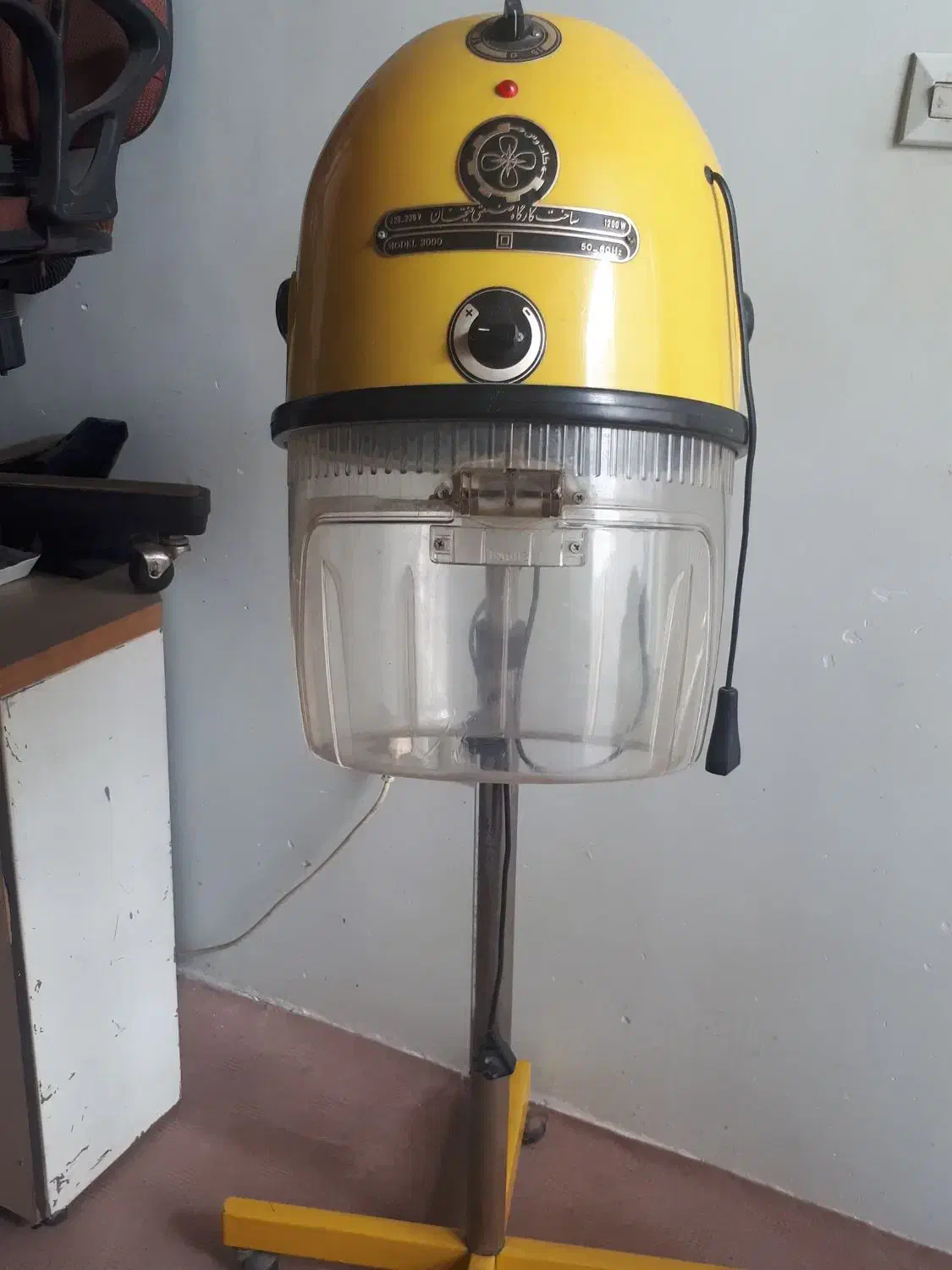 سشوار پایه دار وکلاه گیس|آرایشی، بهداشتی، درمانی|رشت, جماران|دیوار