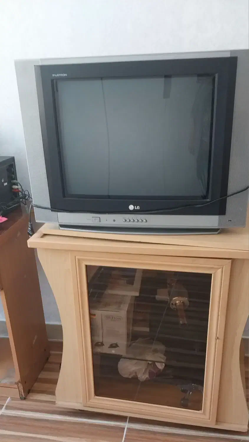 تلویزیونLG همراه بادکور|تلویزیون و پروژکتور|سقز, |دیوار