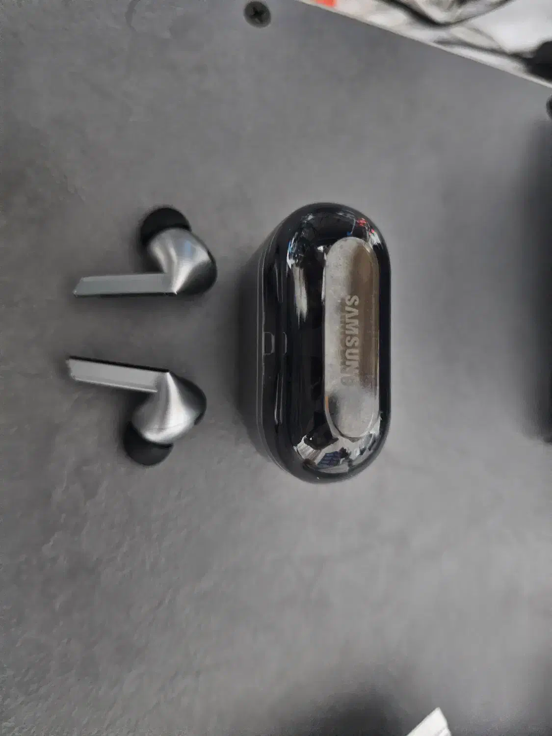 بادز3pro سامسونگ به همراه کیس هایلوgt7 قیمت توافقی|لوازم جانبی موبایل و تبلت|تهران, هفت چنار|دیوار