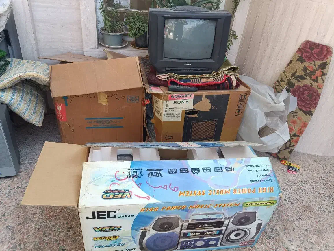 فروش یک جا سه عدد تلویزیون و یک عدد ضبط|تلویزیون و پروژکتور|داراب, |دیوار