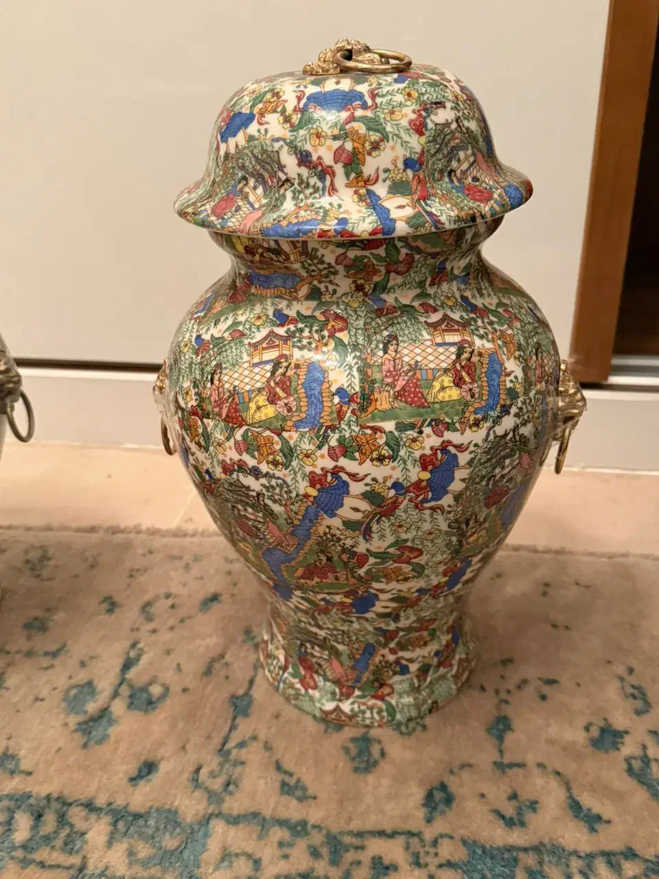 یک عدد کاپ بهمراه دو عدد گلدان چینی|صنایع دستی و سایر لوازم تزئینی|تهران, اختیاریه|دیوار