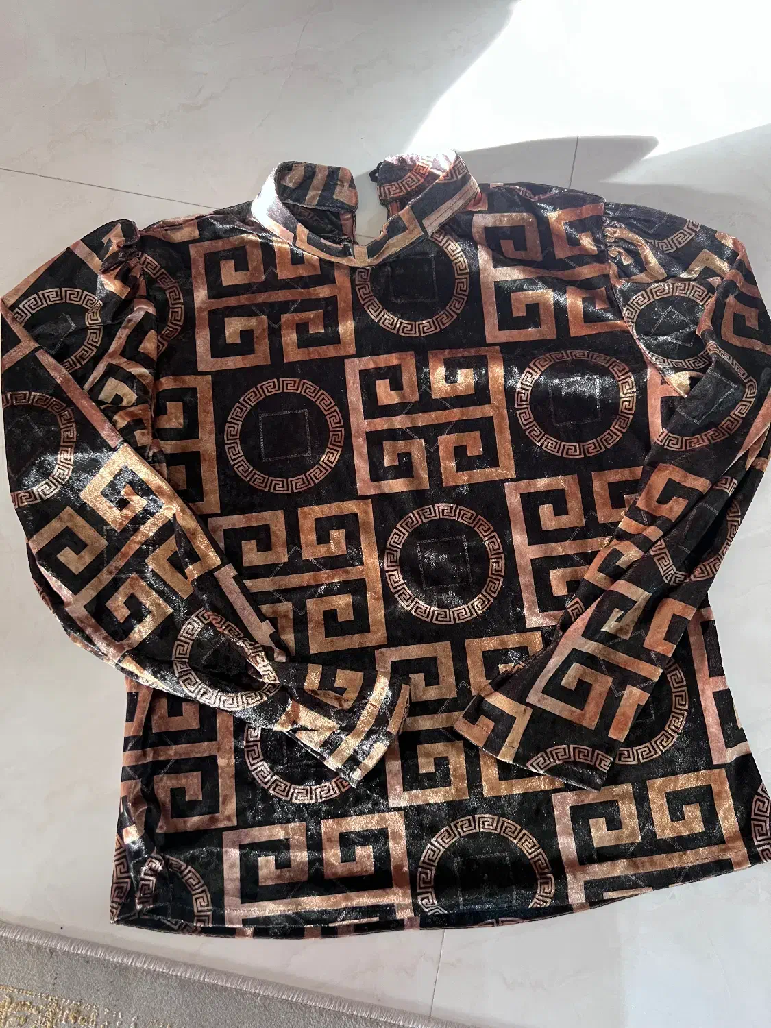 شومیز ورساچه|لباس|پیشوا, |دیوار