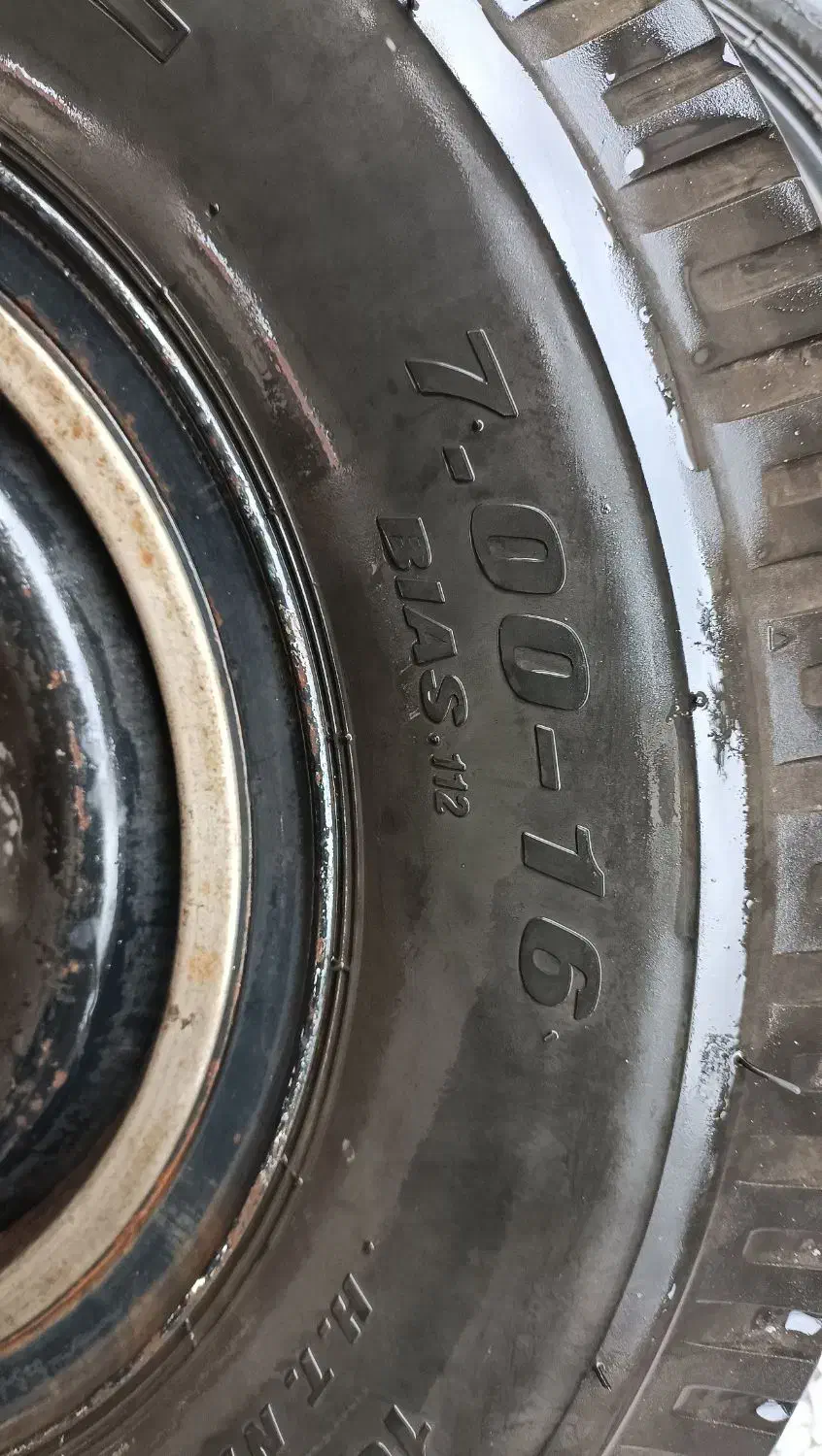 رینگ و لاستیک جلو ۷۰۰ ـ۱۶ نیسان|قطعات یدکی و لوازم جانبی|رشت, شهرک شهید رجایی|دیوار