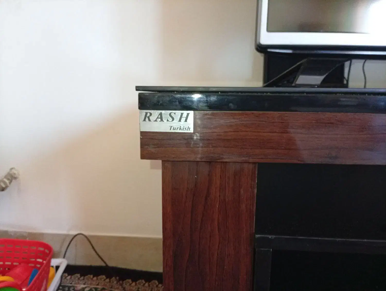 زیرتلوزیون|میز تلویزیون|شیراز, محراب|دیوار