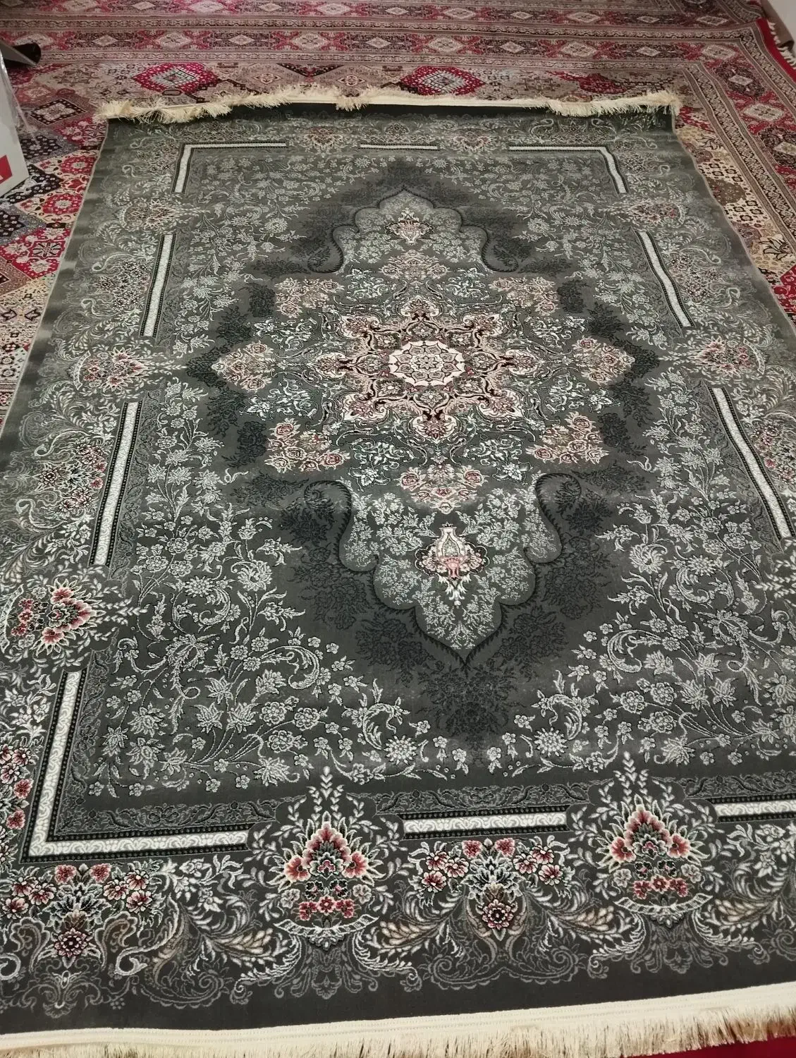 4تا فرش در ۲طرح زیبا|فرش|سلطانیه, |دیوار