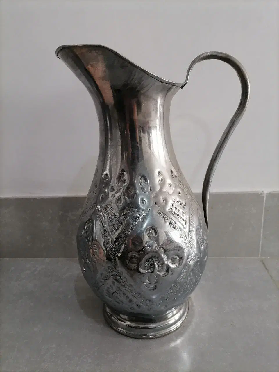 پارچ برنجی|کلکسیون اشیاء عتیقه|ارومیه, |دیوار