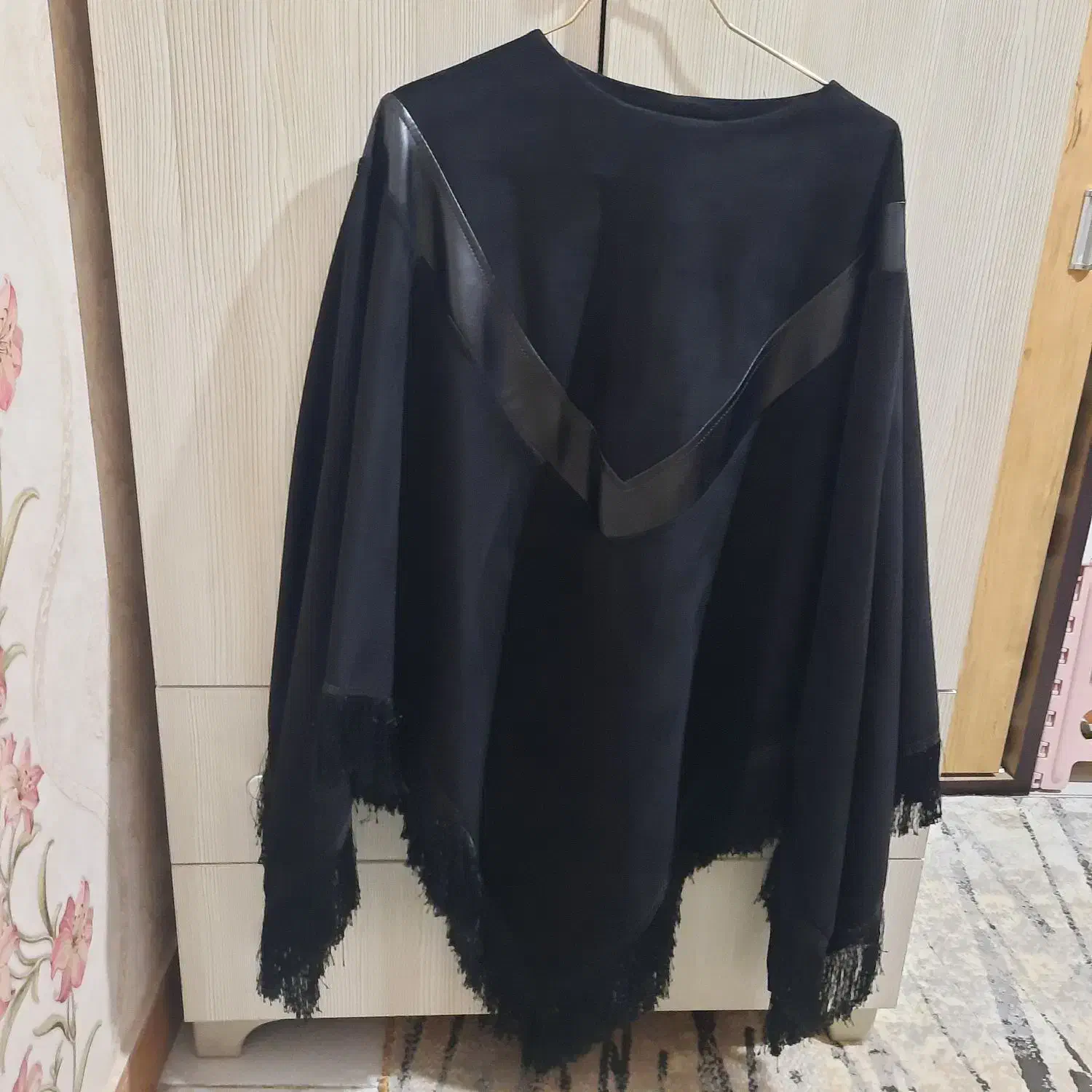 سوئیت خفاشی|لباس|اراک, |دیوار