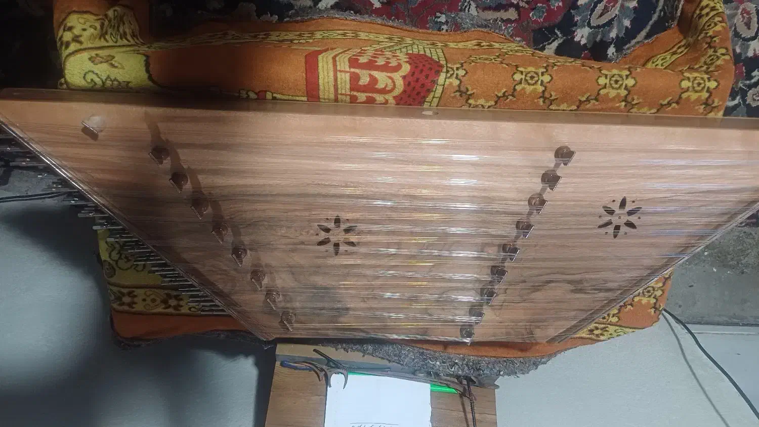 سنتور|سازهای سنتی|ایلام, |دیوار