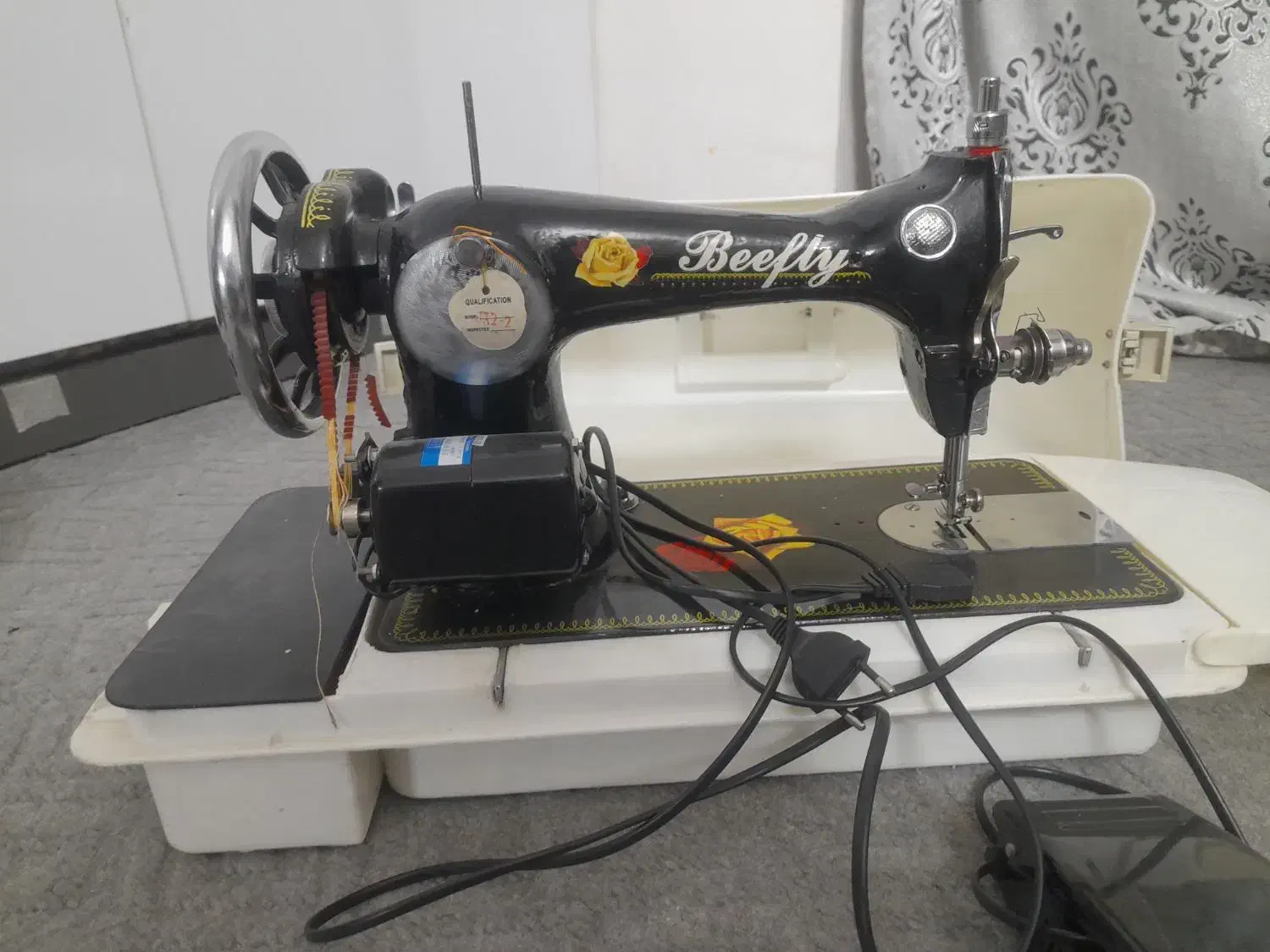 چرخ خیاطی|چرخ خیاطی و ریسندگی|گلبهار, شهر جدید گلبهار|دیوار