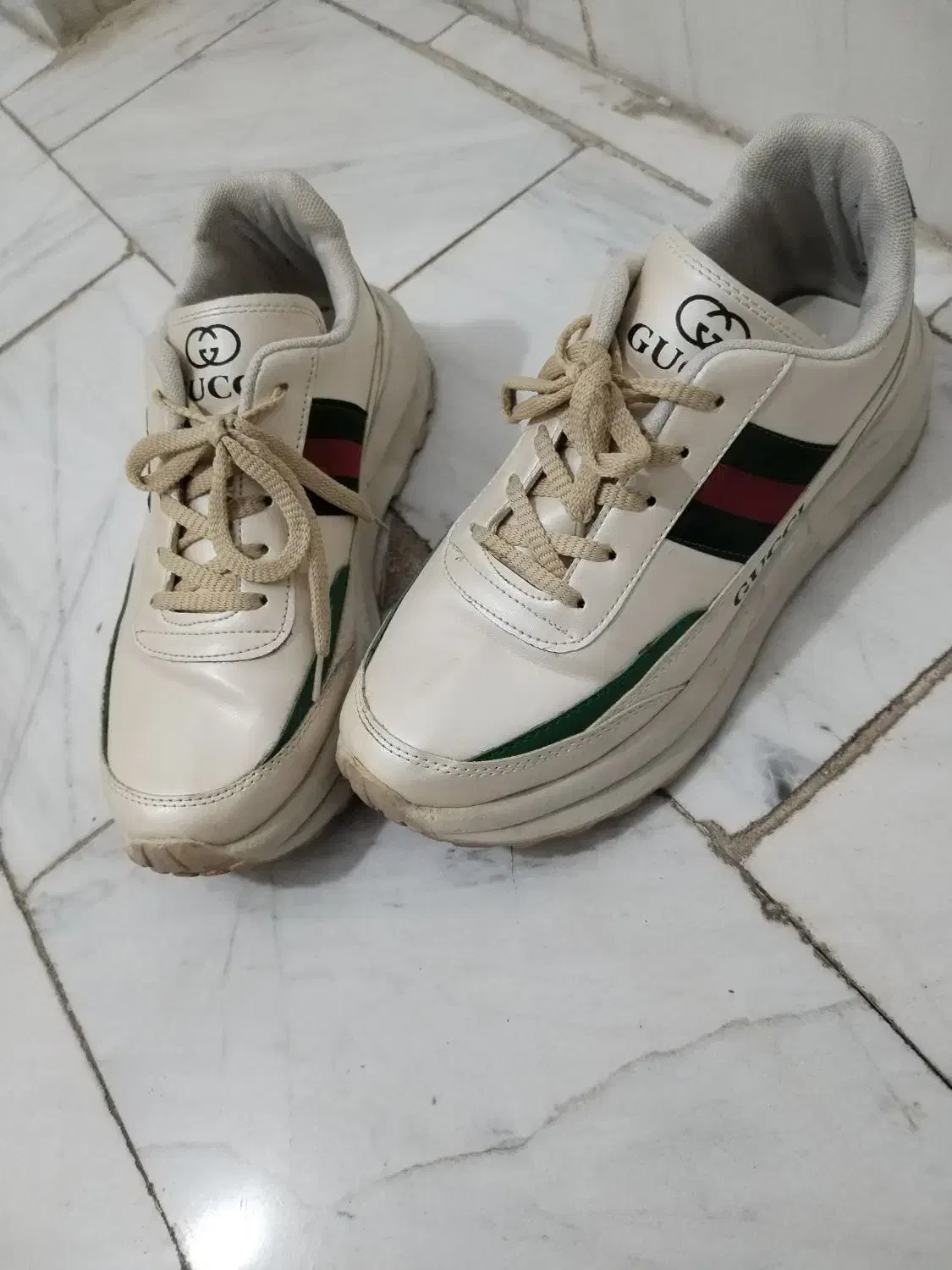 کتونی|کیف، کفش، کمربند|نهاوند, |دیوار