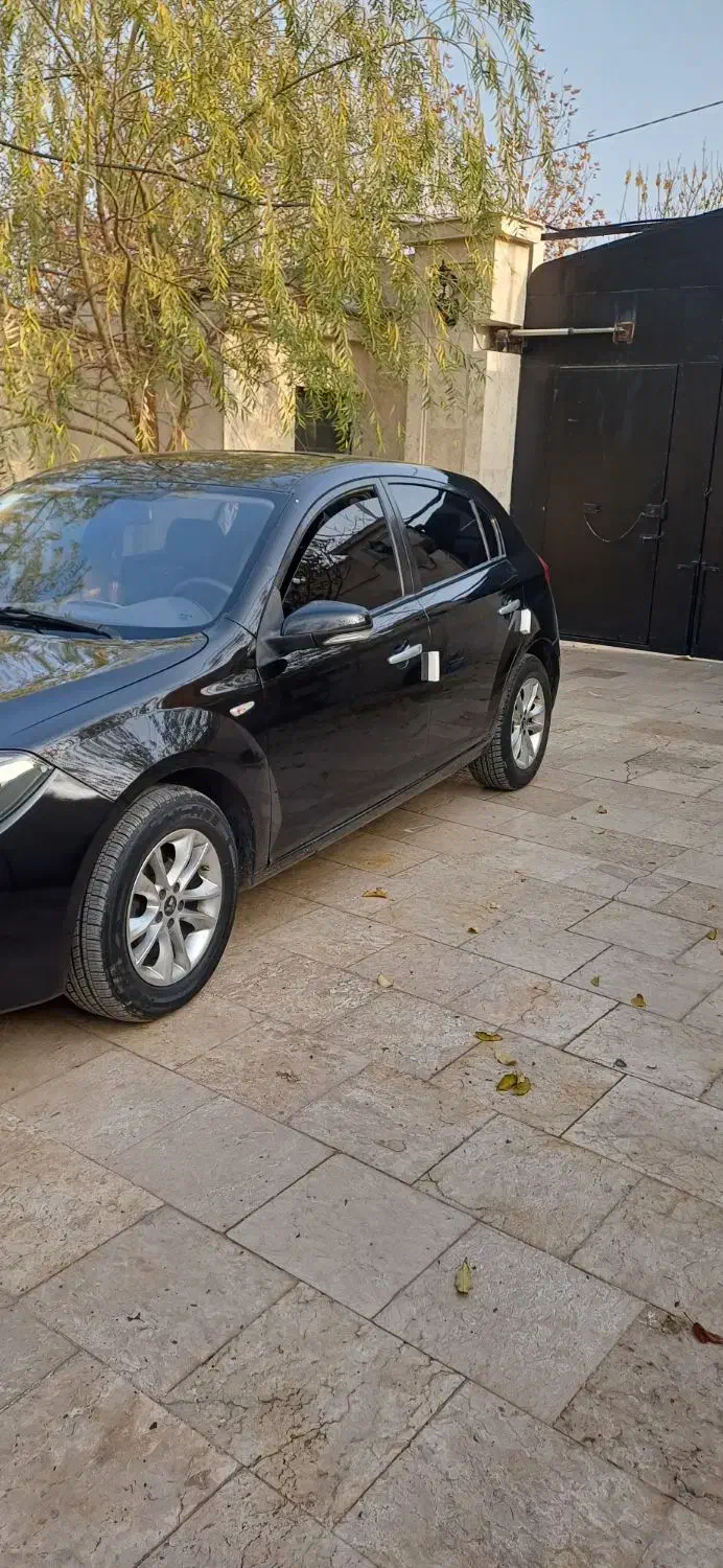 برلیانس اتومات ۳۲۰ مدل ۹۵ بدون نقطه در حد صفر|خودرو سواری و وانت|مشهد, شهرک امام هادی (شهرک غرب)|دیوار