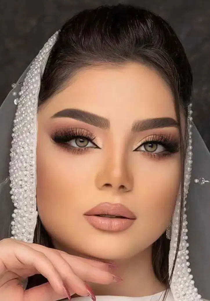 میکاپ و شنیون حرفه ای باقیمت فوق العاده خیابان برق|خدمات آرایشگری و زیبایی|کرمانشاه, |دیوار