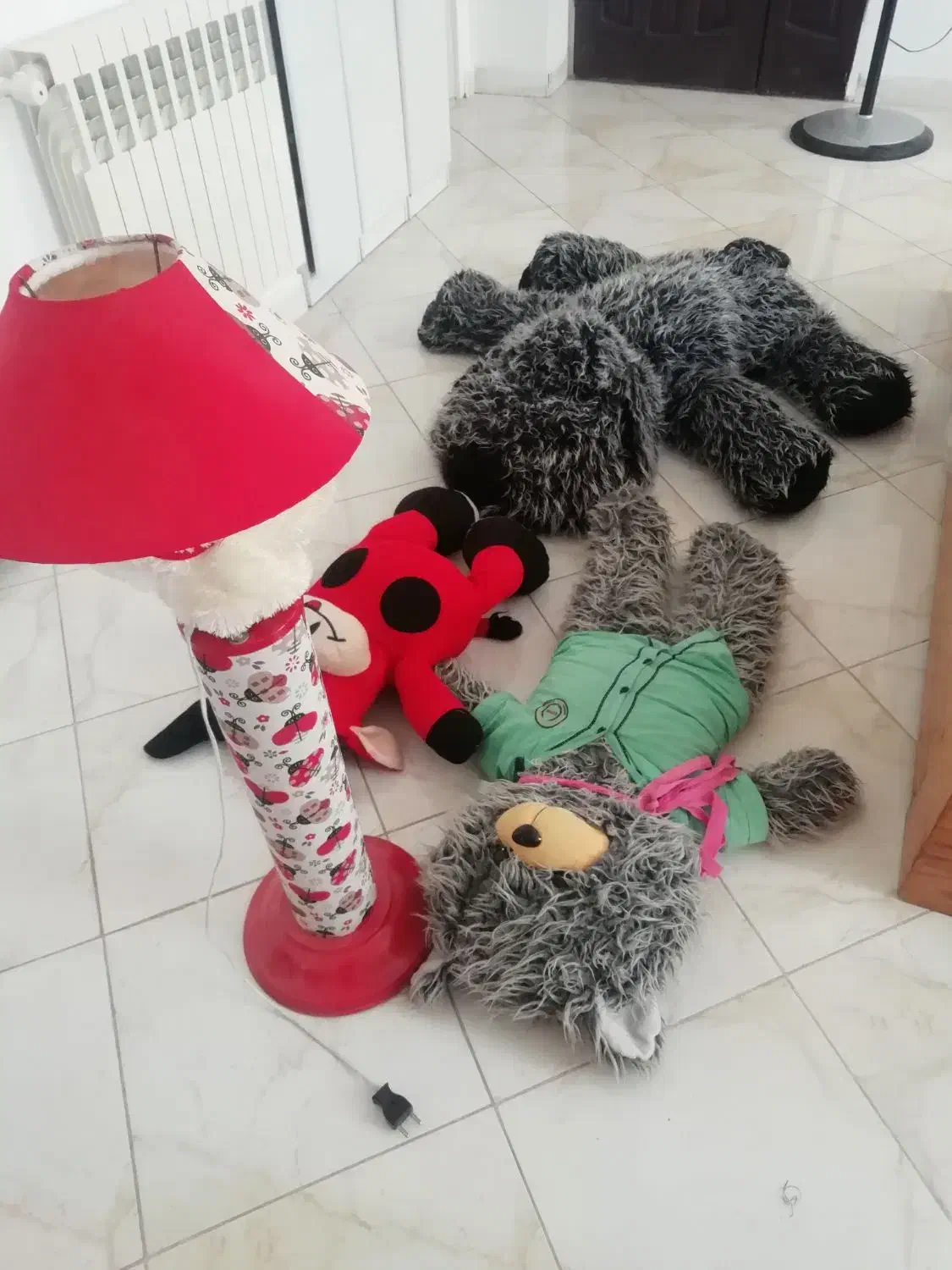 تعدادی عروسک و وسایل کودک|اسباب و اثاث بچه|هشتگرد, فاز ۲ مهستان|دیوار