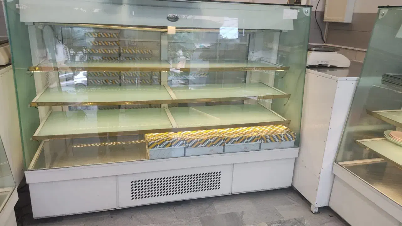 یخچال و ویترین شیرینی مارک فریدونی در حد نو|فروشگاه و مغازه|رشت, گلسار|دیوار