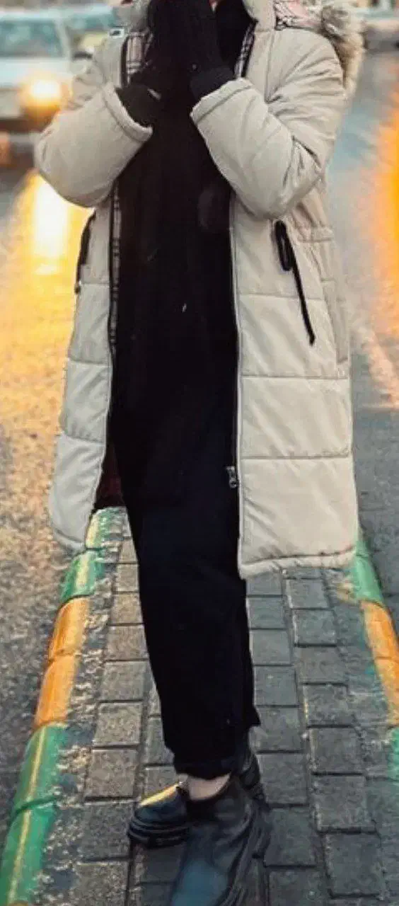 پالتو|لباس|مشهد, کارمندان دوم|دیوار