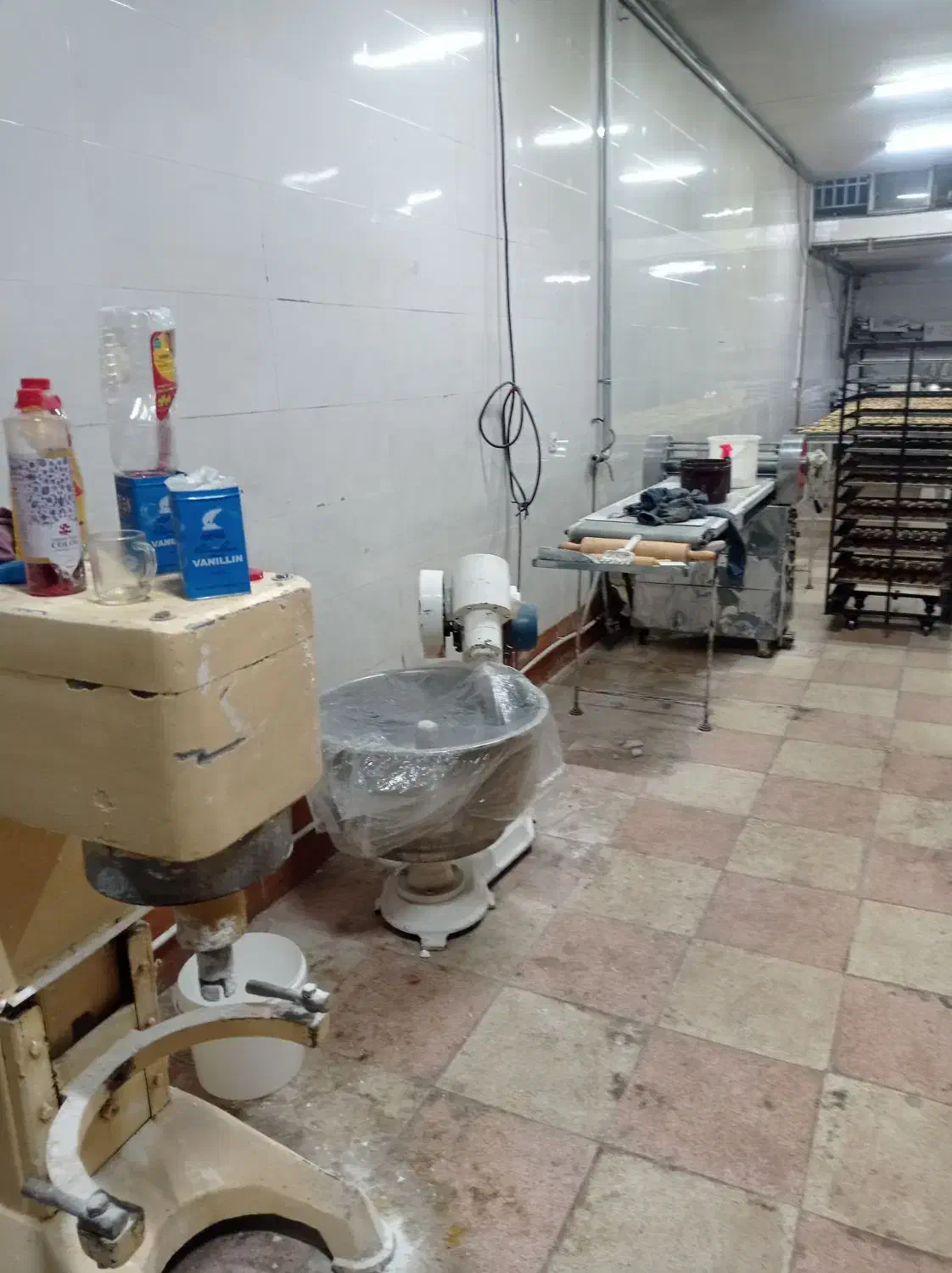 فروش و واگذاری کارگاه قنادی با تمام وسایل|ماشینآلات صنعتی|کاشمر, |دیوار