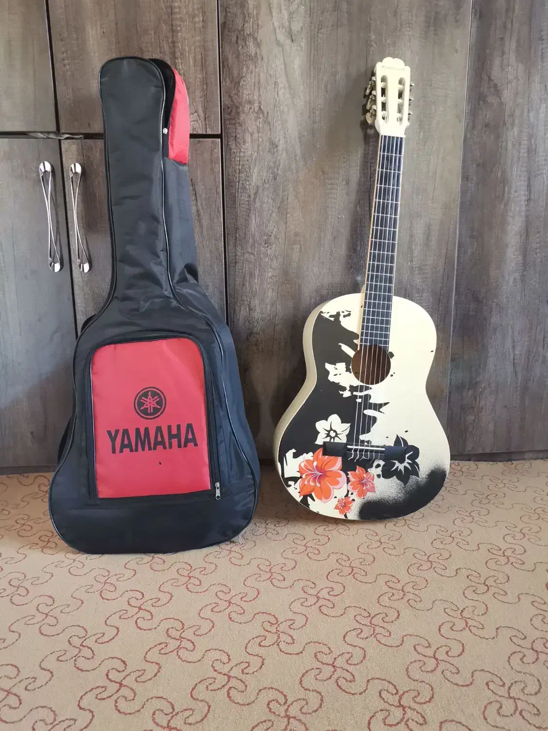 گیتار|گیتار، بیس، امپلیفایر|سقز, |دیوار