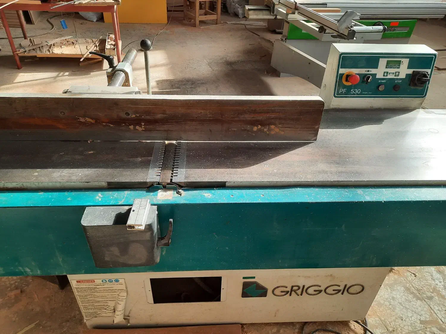 رنده جریجیو|ماشین‌آلات صنعتی|بومهن, |دیوار