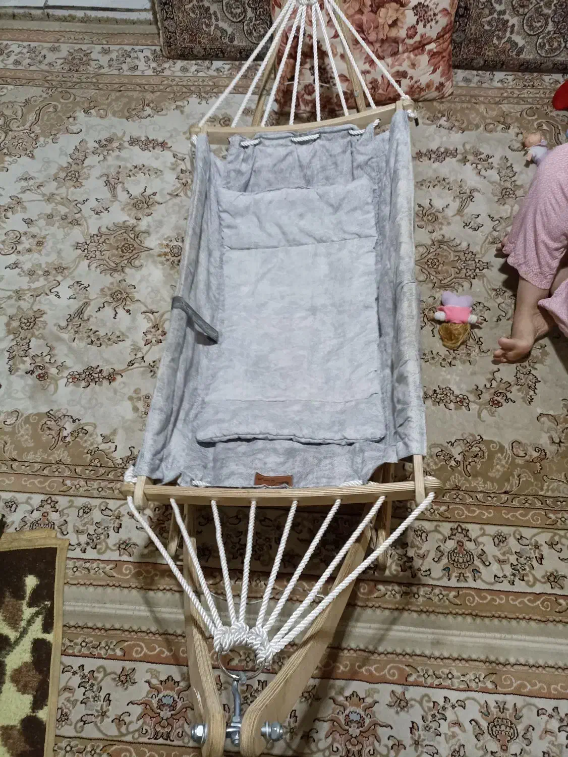 گهواره در حد نو|تخت و سرویس خواب|سنندج, |دیوار