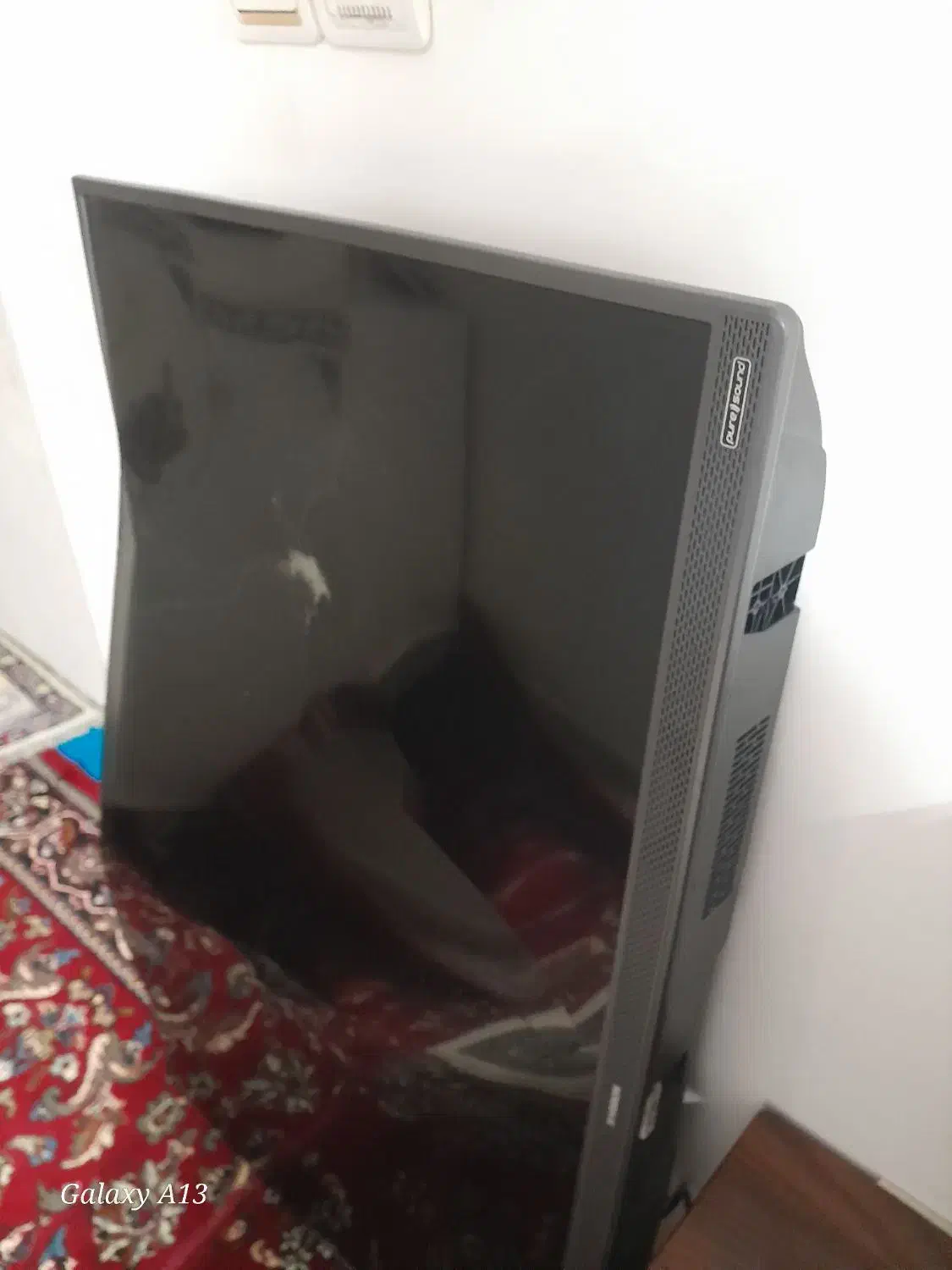 تلویزیون هوشمند ایکس ویژن شکسته|تلویزیون و پروژکتور|بروجرد, |دیوار