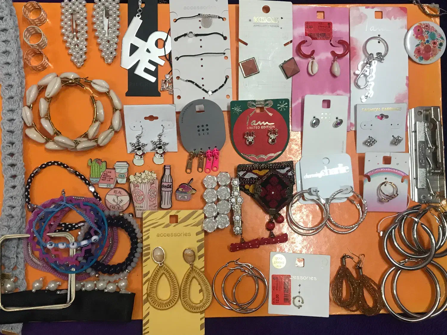 ست بدلیجات|بدلیجات|تهران, فلسطین (میدان انقلاب)|دیوار