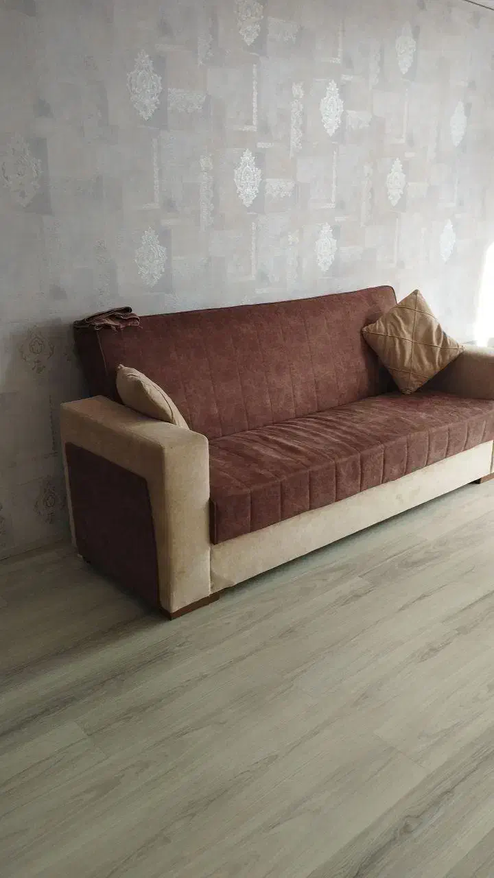 آگهی فروش یک دست مبل راحتی 11نفری وبوفه|مبلمان خانگی و میز عسلی|خوی, |دیوار