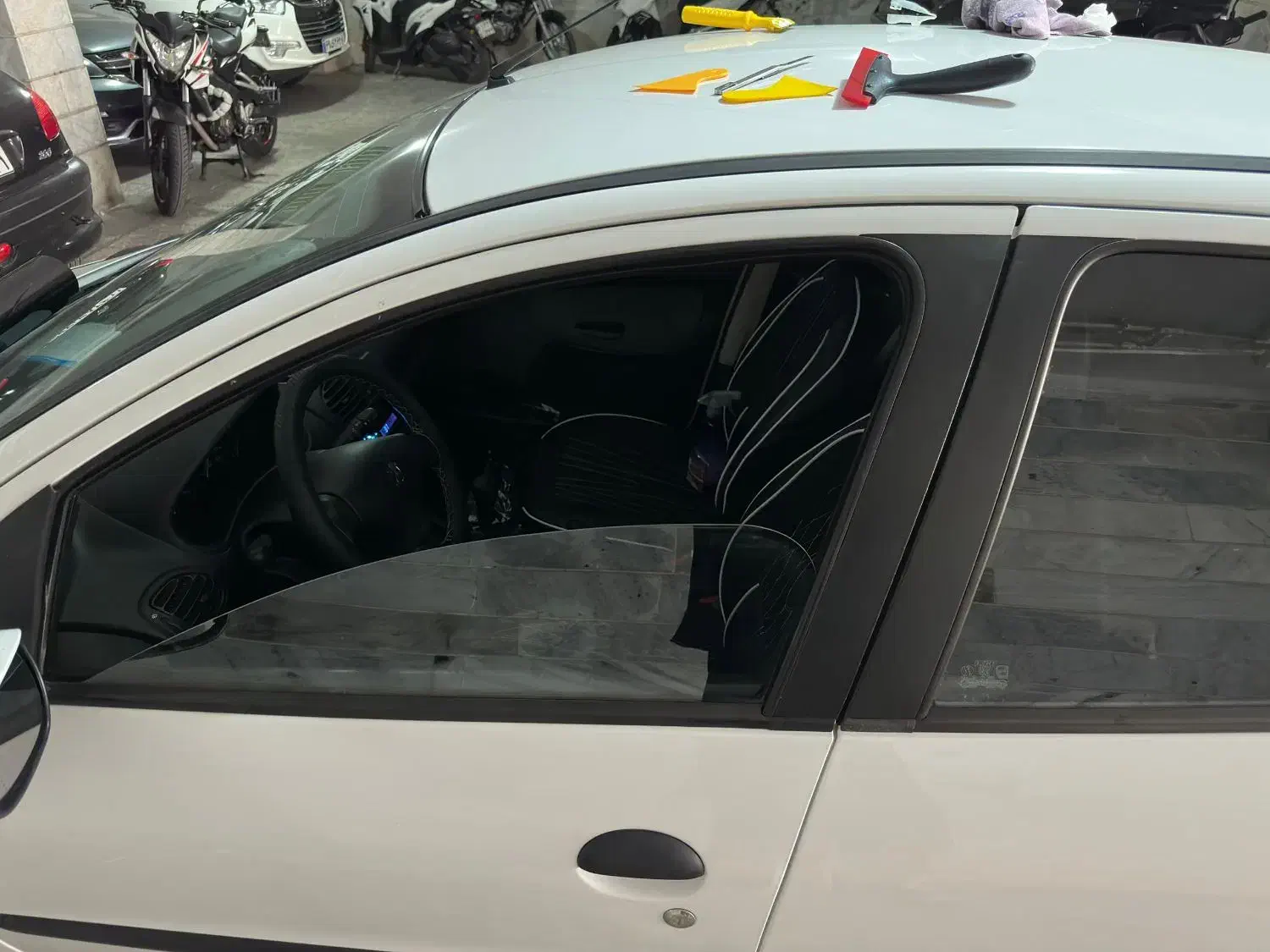 نصب شیشه دودی در محل|خدمات موتور و ماشین|تهران, پونک|دیوار