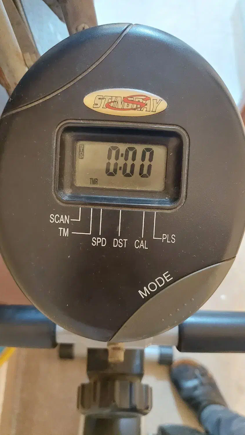 دوچرخه ثابت ورزشی|تجهیزات ورزشی|رشت, گلزاران|دیوار