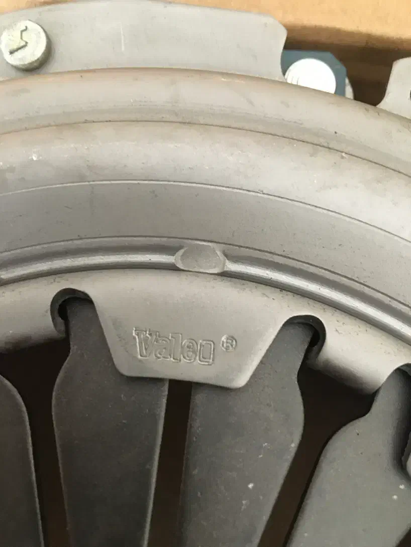 دیسک و صفحه کلاچ والئو سبز|قطعات یدکی و لوازم جانبی|اصفهان, رسالت|دیوار