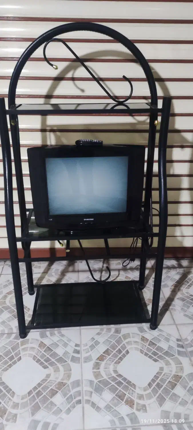 تلویزیون سامسونگ ۲۱بازیر تلویزیونی|تلویزیون و پروژکتور|رامهرمز, |دیوار