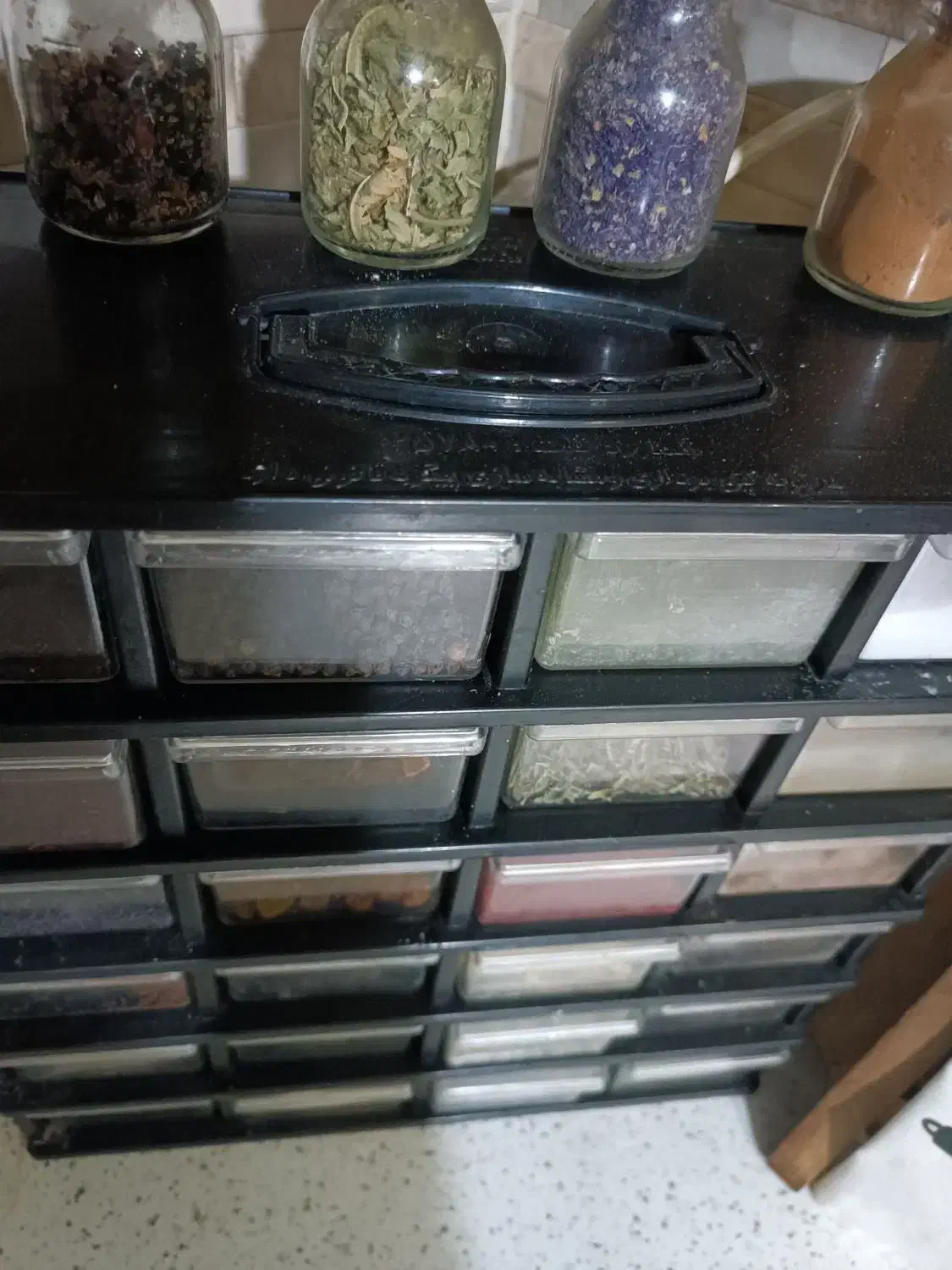 مگازین،نظم دهنده درحدنوادویه و حبوبات|آب‌چکان و نظم‌دهنده ظروف|مشهد, هفت تیر (آب و برق)|دیوار