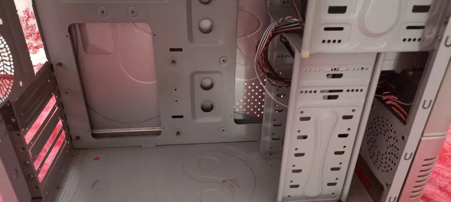 ۱ کیس خالی  به فروش می رسد|قطعات و لوازم جانبی رایانه|تبریز, |دیوار