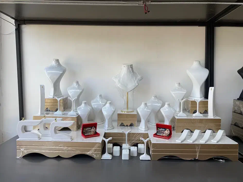 مانکن طلا ' ویترین طلا 'دکور طلا|فروشگاه و مغازه|تهران, زنجان جنوبی|دیوار