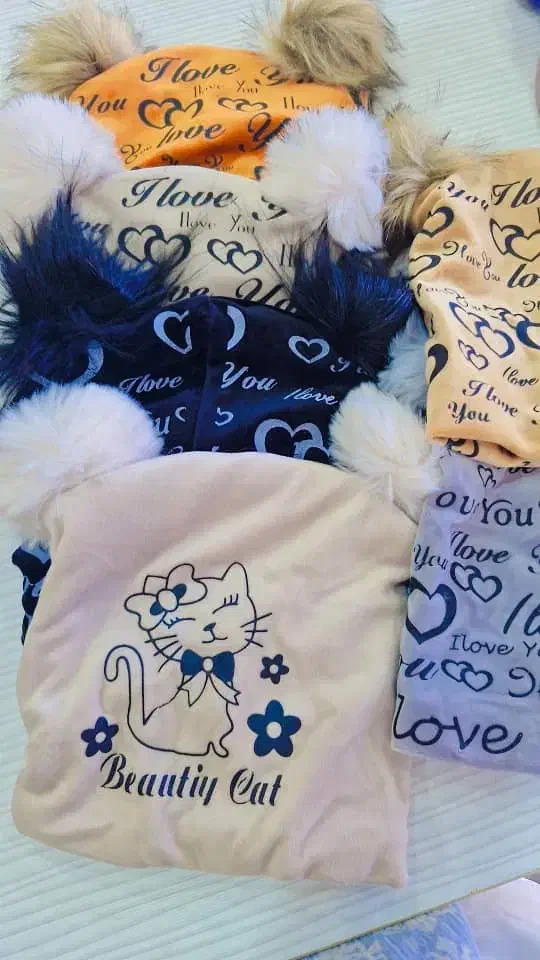 کلاه|لباس|حمیدیا, |دیوار