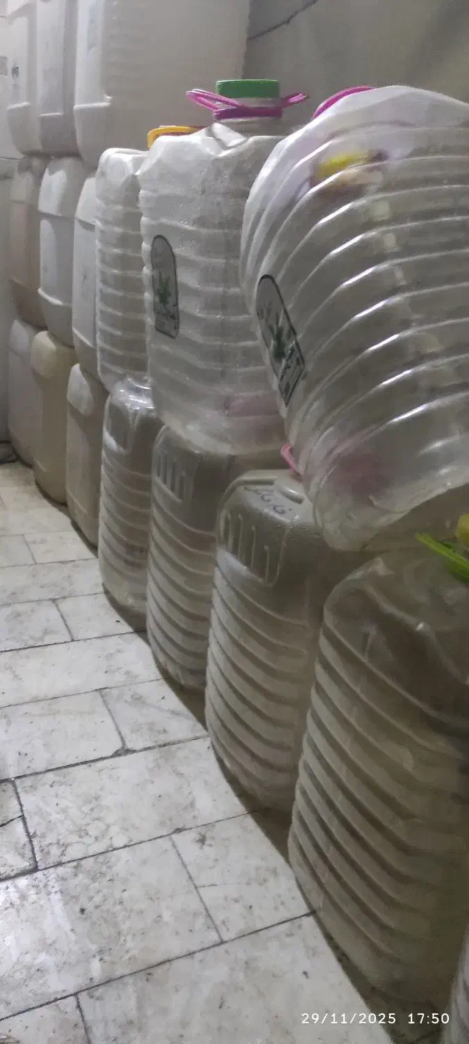 گالن 20لیتری|ظروف نگهدارنده، پلاستیکی، یک‌بارمصرف|کرج, باغستان|دیوار