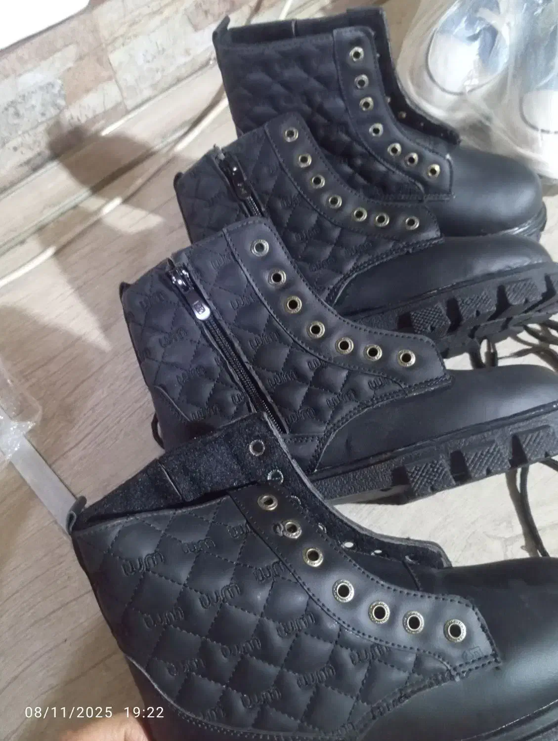 کفش|کیف، کفش، کمربند|پاکدشت, پاکدشت (مامازند)|دیوار