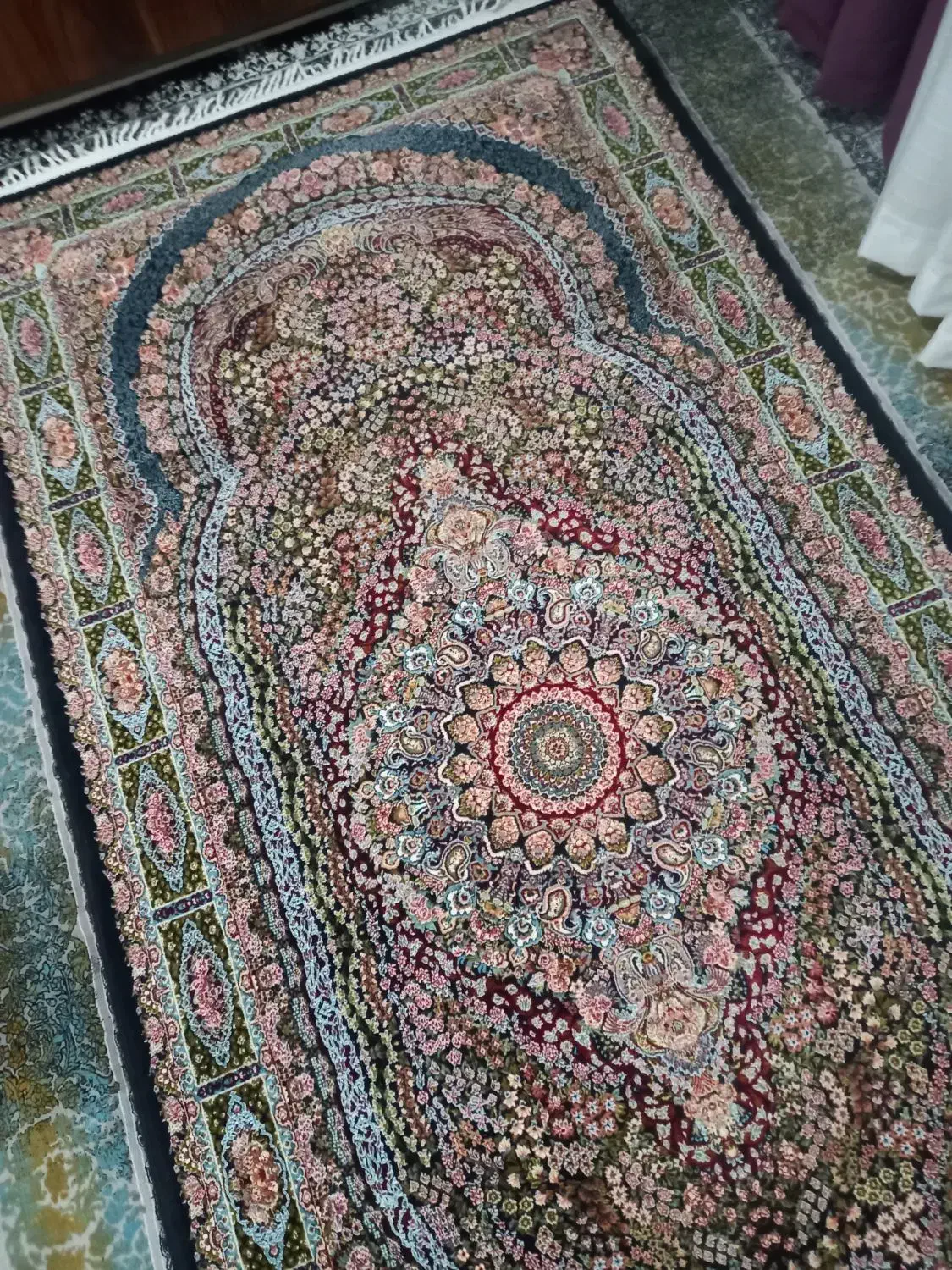 فرش کناره|فرش|فردیس, فردیس|دیوار