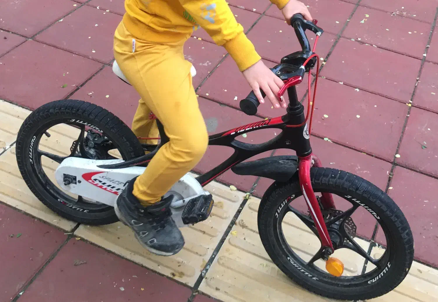 دوچرخه قناری سایز 16بدنه منیزیم|دوچرخه، اسکیت، اسکوتر|تهران, جیحون|دیوار