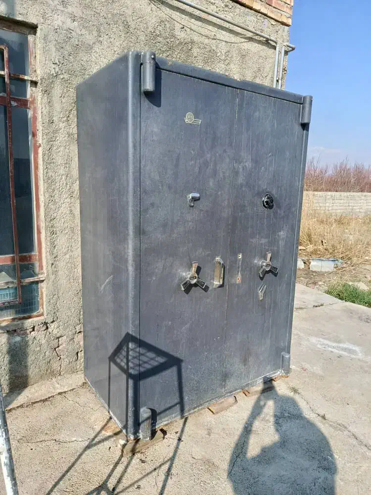 گاوصندوق|ابزارآلات|نقده, |دیوار