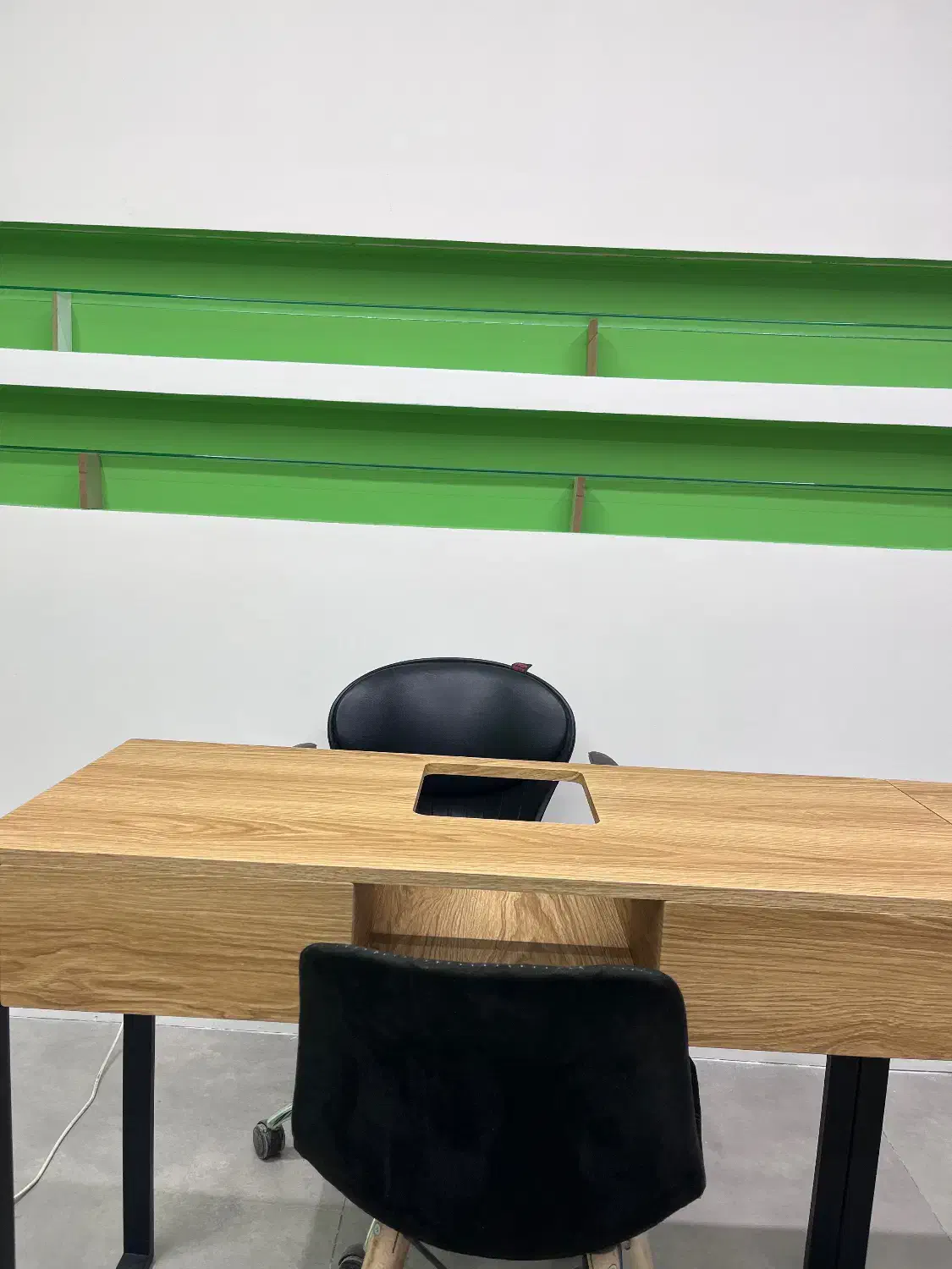 اجاره میز ناخنکار در سالن زیبایی|آرایشگاه و سالن‌های زیبایی|پردیس, فاز ۲|دیوار