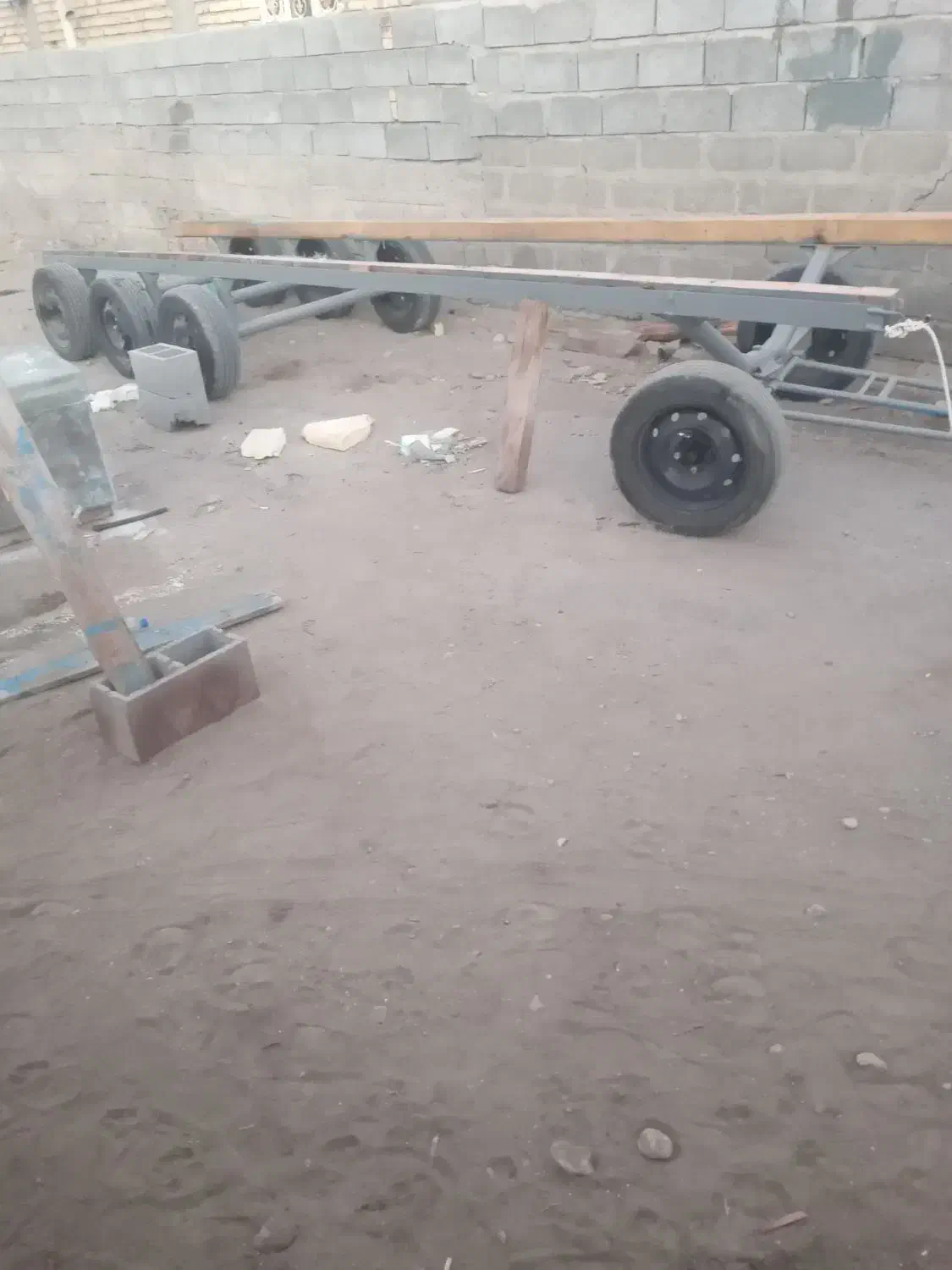 گاری پرسه ای|قایق و سایر وسایل نقلیه|سیریک, |دیوار