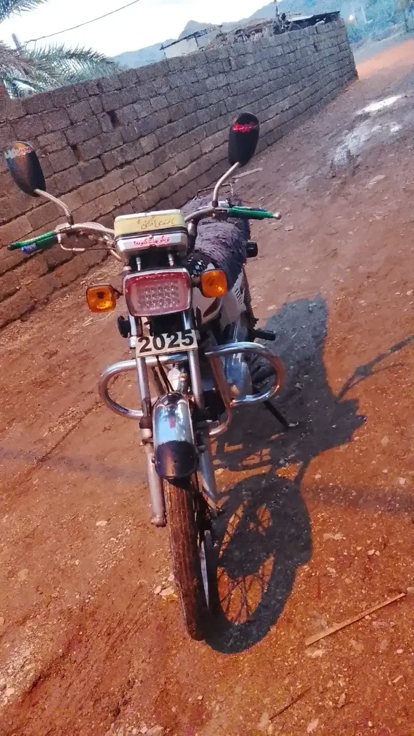 125|موتورسیکلت|حاجی آباد, |دیوار