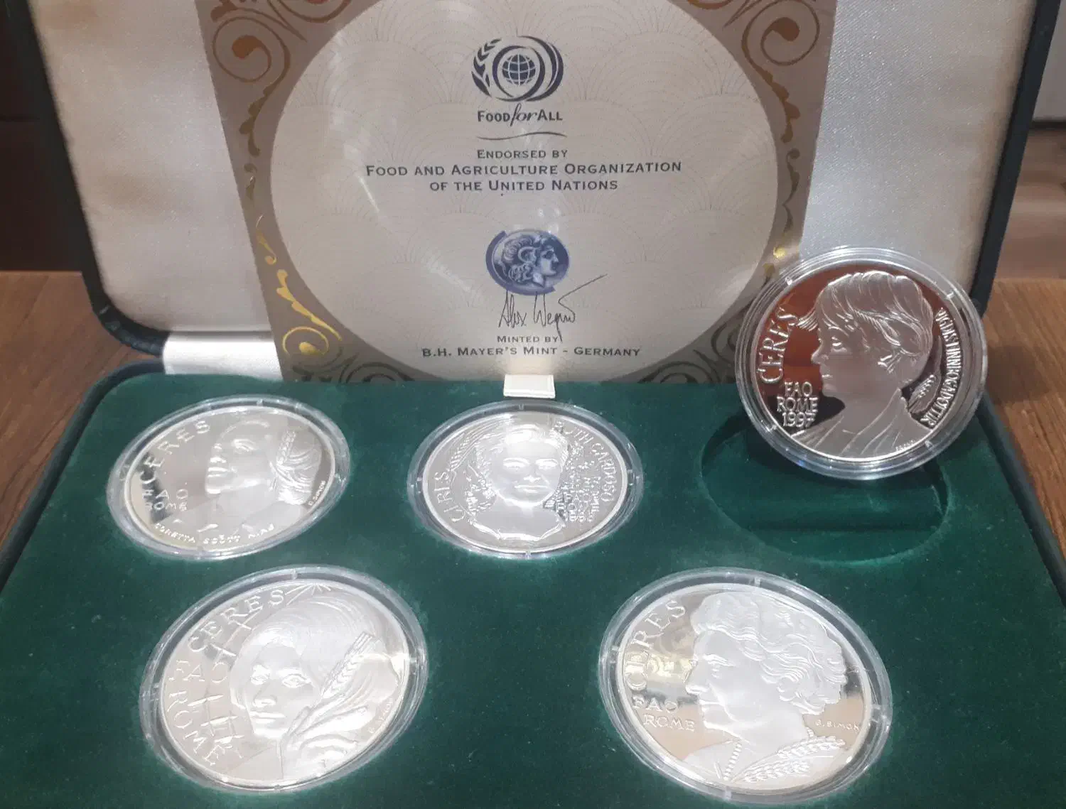 ست سکه نقره گلدکوییست|کلکسیون سکه، تمبر، اسکناس|رشت, حاجی آباد|دیوار