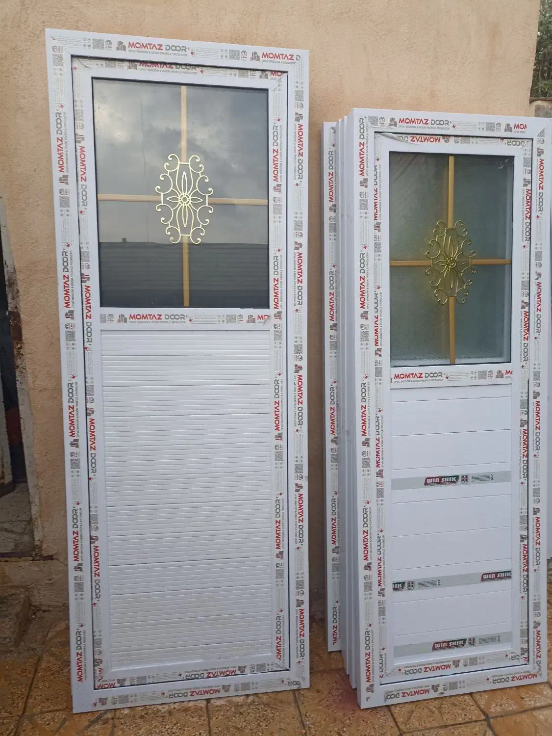 درب حمام و سرویس بهداشتی و درب باغی هم موجود هست|مصالح و تجهیزات ساختمان|مرودشت, کناره|دیوار