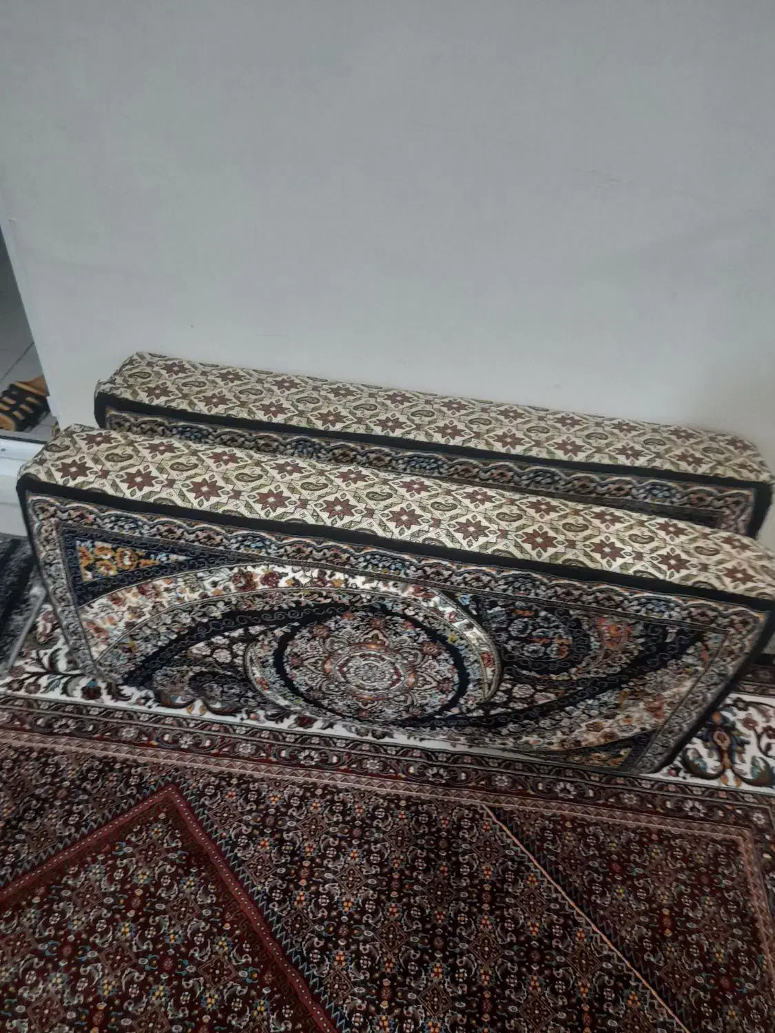 پشتی|پشتی|همدان, |دیوار