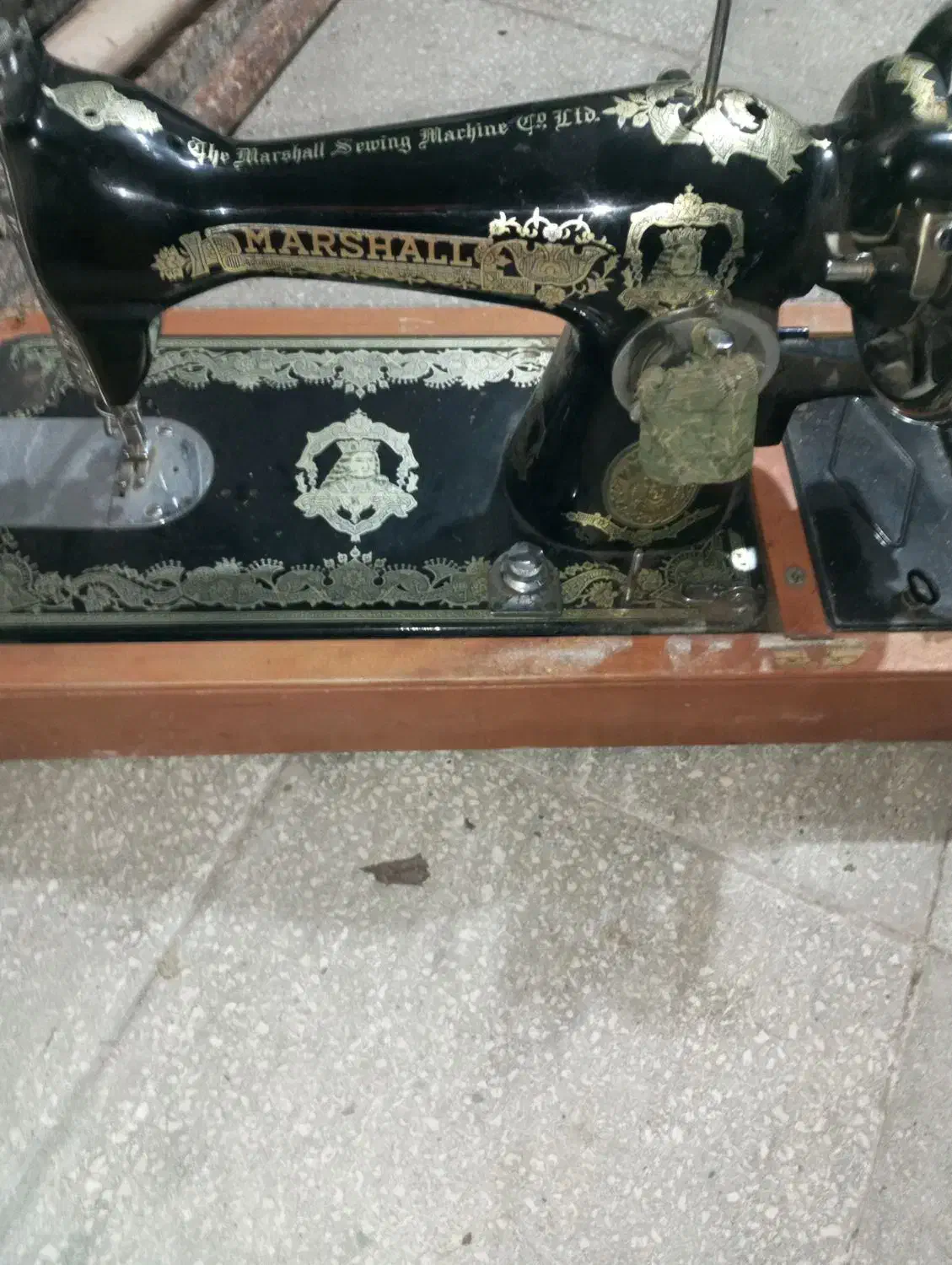 چرخ|چرخ خیاطی و ریسندگی|سبزوار, شرق کال عیدگاه|دیوار