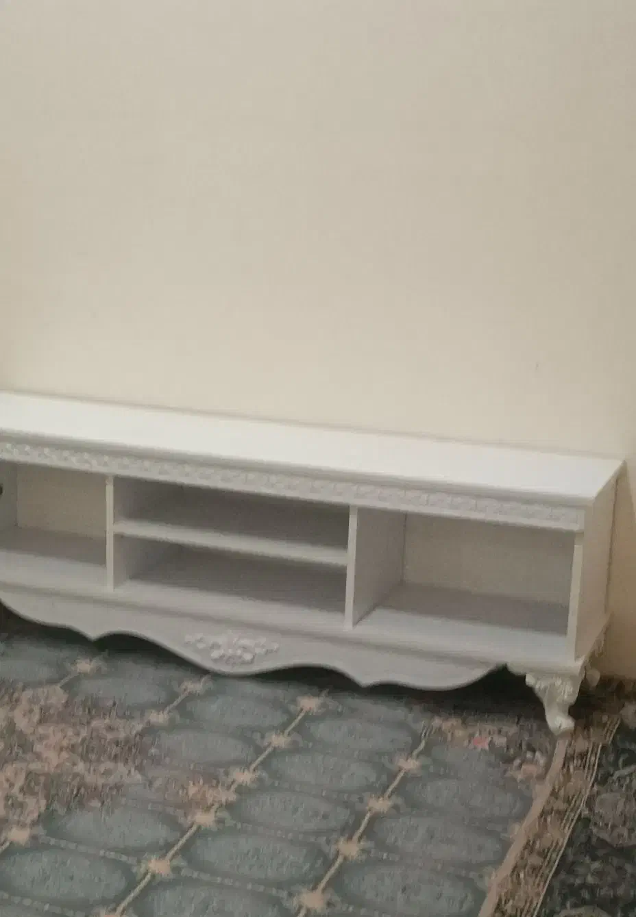 میز تلویزیونی|میز تلویزیون|اندیشه, اندیشه فاز ۳|دیوار