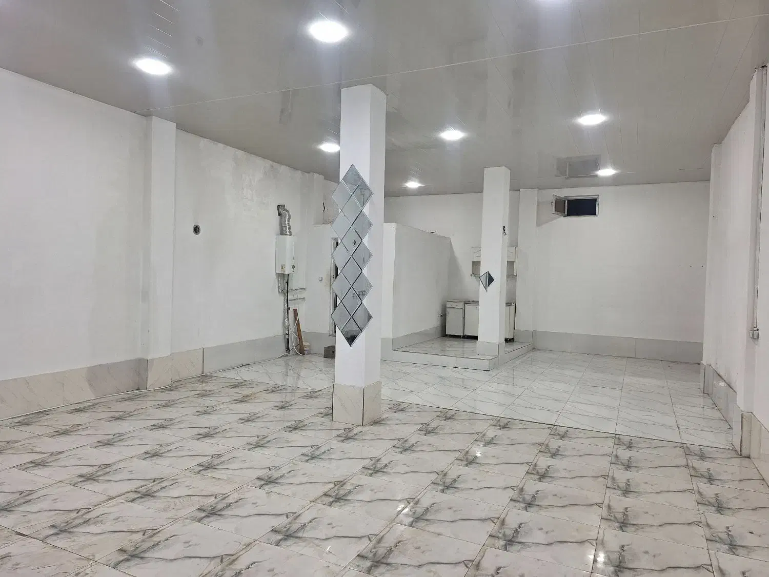 رهن و اجاره مغازه ۹۰ متری|اجارهٔ مغازه و غرفه|حویق, |دیوار