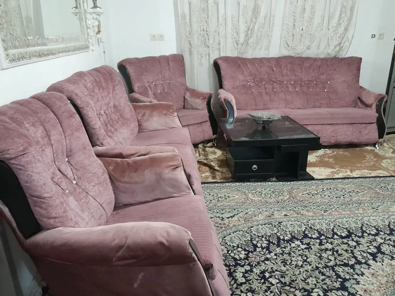 مبل راحتی|مبلمان خانگی و میز عسلی|پل سفید, |دیوار